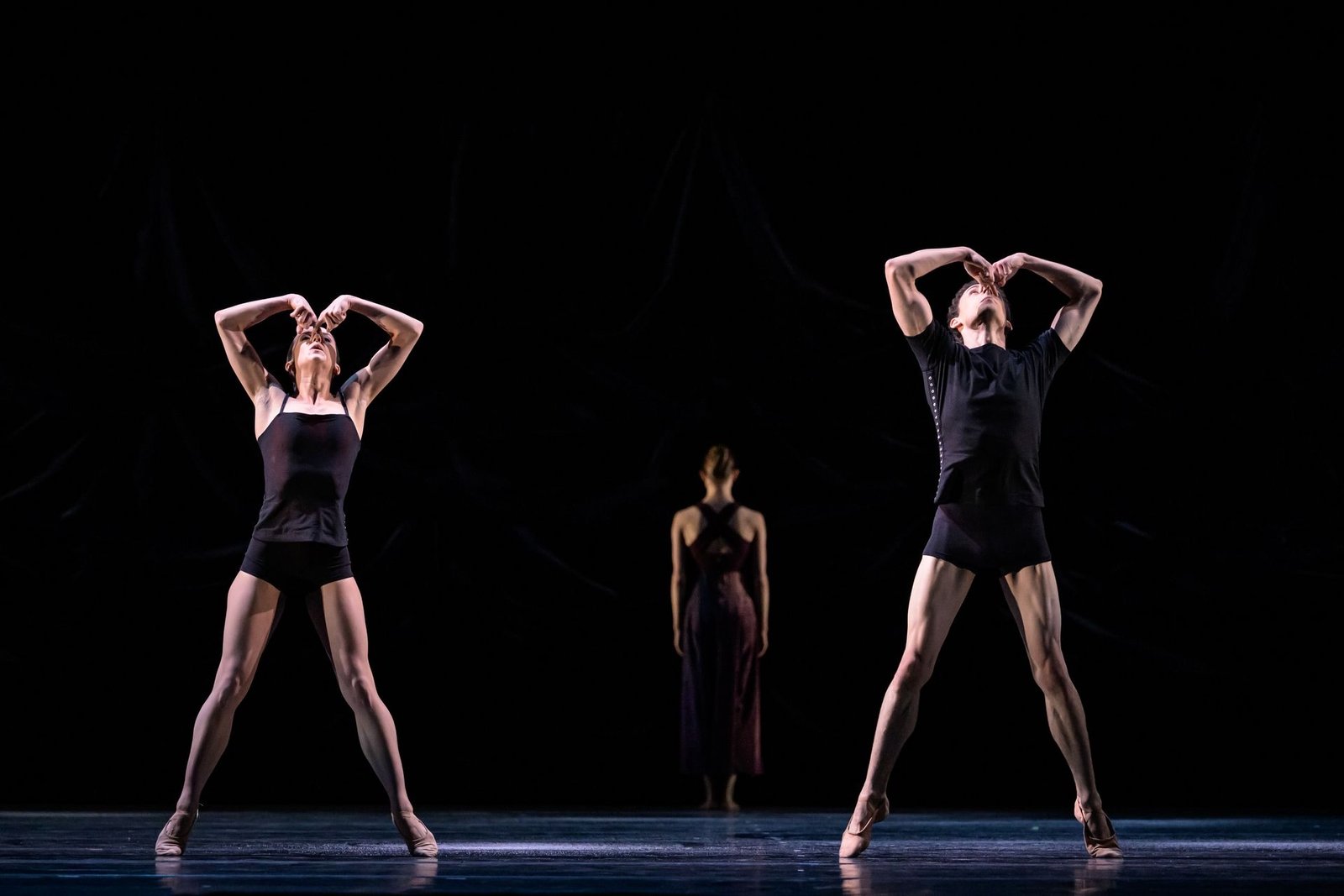 Nacho Duato’s White Darkness, Photo by Nicholas Mackay